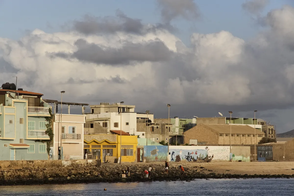 Los trabajadores turísticos de Sal Rei no encuentran vivienda por debajo de los 3,8 millones de escudos