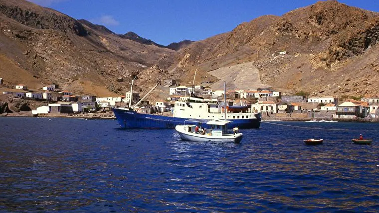 La irregularidad del ferry entre Brava y Fogo encarece hasta un 30% los materiales de construcción, según fuentes del sector