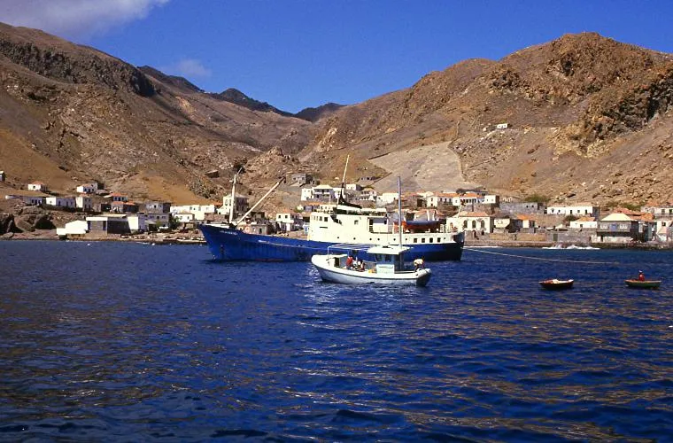 La irregularidad del ferry entre Brava y Fogo encarece hasta un 30% los materiales de construcción, según fuentes del sector
