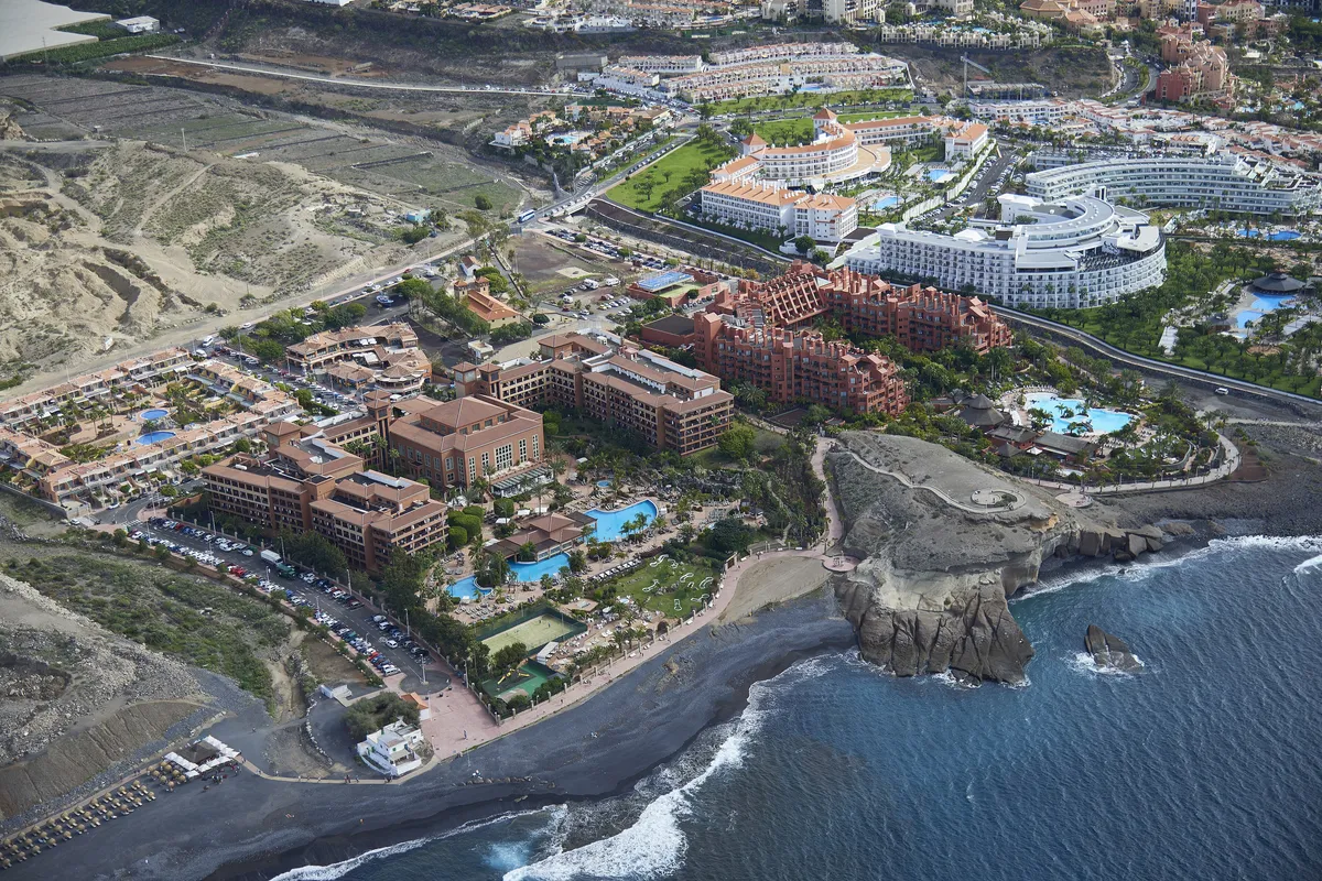 Brussels finds housing stress in 26 of 30 large Canary Islands towns