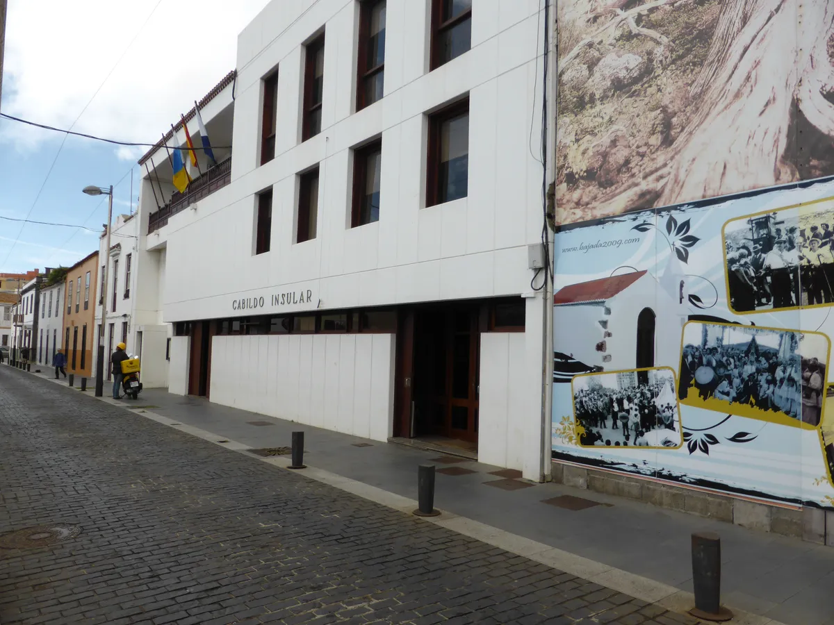 El Cabildo de El Hierro estudia medidas para frenar la tensión del mercado de la vivienda en Valverde