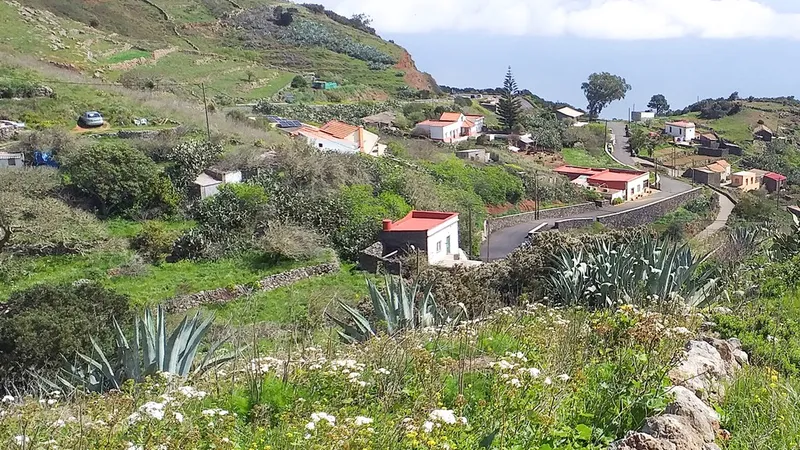 La despoblación deja decenas de viviendas heredadas vacías en el interior rural de El Hierro