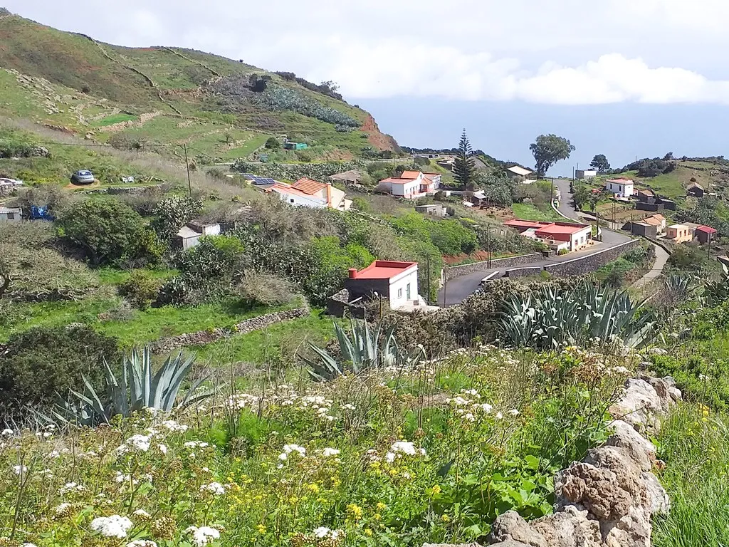 La despoblación deja decenas de viviendas heredadas vacías en el interior rural de El Hierro