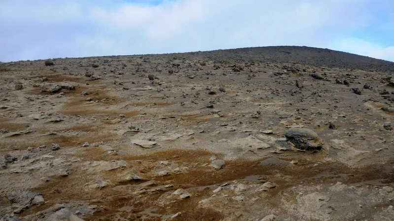 El paisaje lunar de los Capelinhos, medio siglo después, se convierte en imán de turismo residencial en Faial