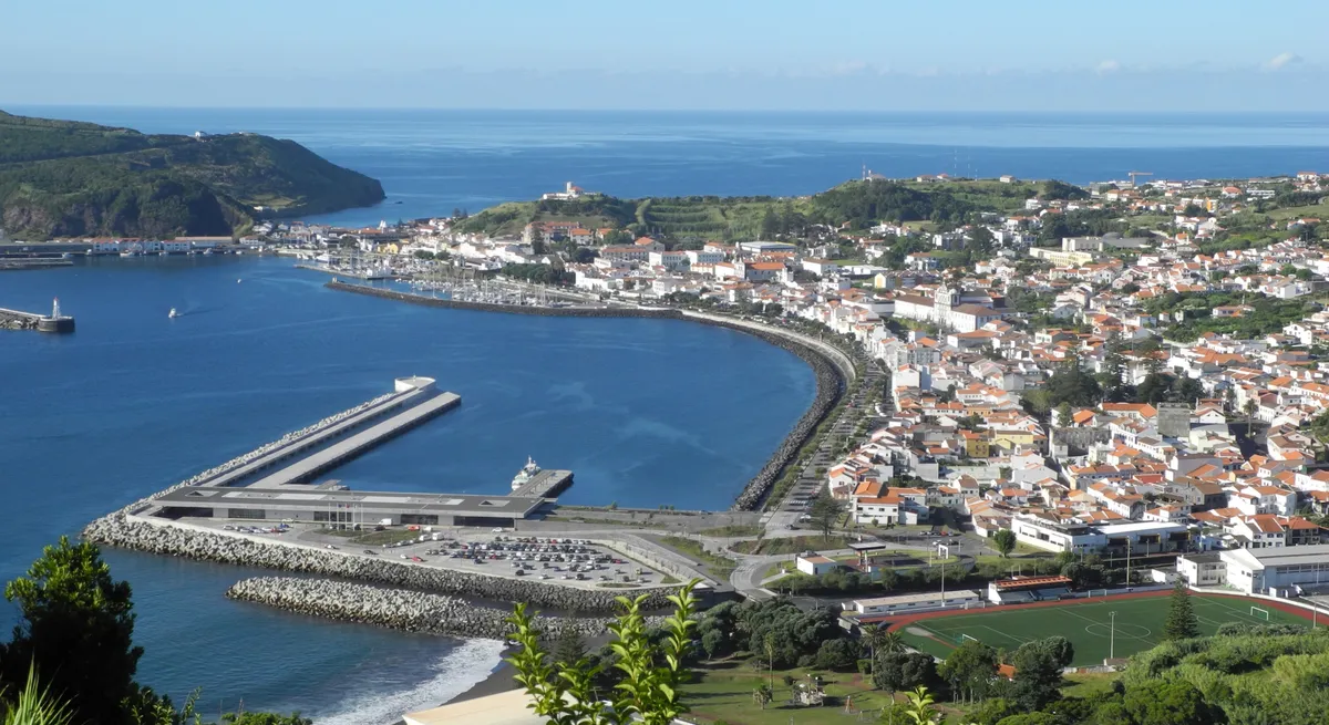Horta se encarece al ritmo de los veleros: la escala atlántica dispara la demanda de vivienda en Faial