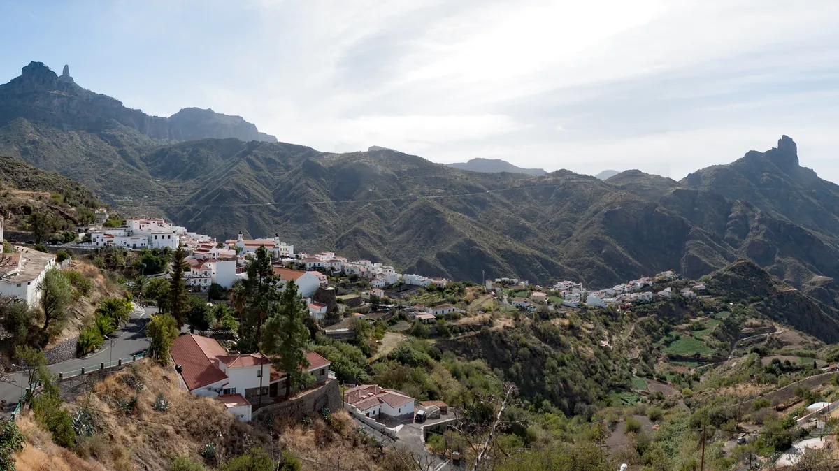 Tejeda vende casas rurales a precio de saldo mientras la costa de Gran Canaria bate récords de precio