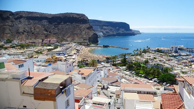 Puerto de Mogán se llena de nómadas digitales que alargan su estancia y encarecen el alquiler de temporada