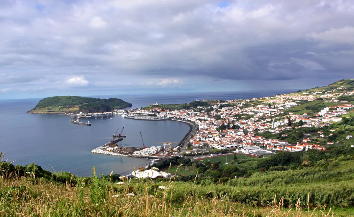 Über 3.140 Gebäude mit Asbestdächern auf São Jorge, Faial und Pico
