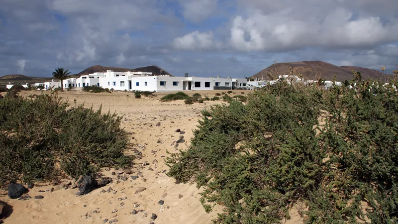 Ni una parcela más: el Parque Natural del Archipiélago Chinijo deja sin margen de expansión a Caleta de Sebo