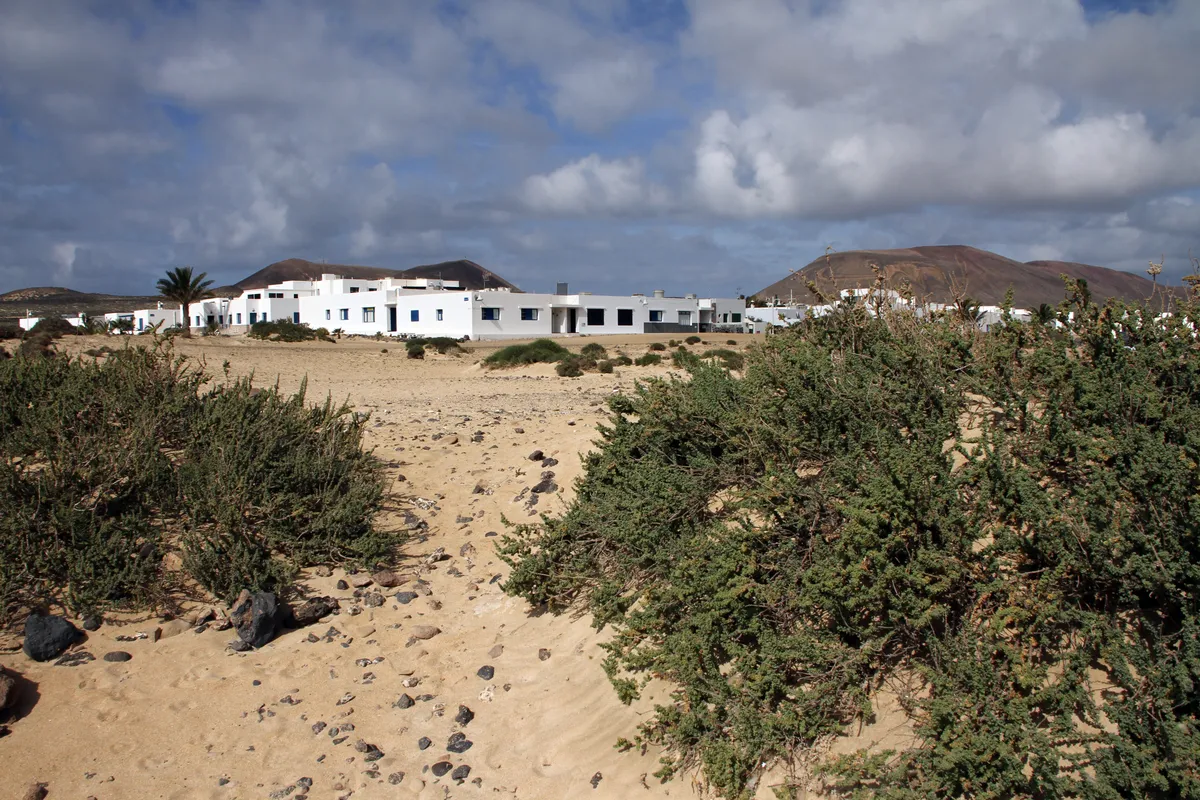 Ni una parcela más: el Parque Natural del Archipiélago Chinijo deja sin margen de expansión a Caleta de Sebo