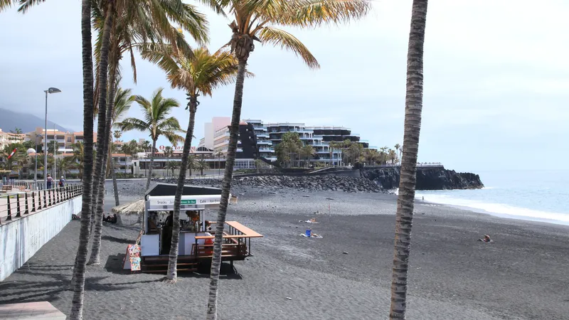 Puerto Naos estudia limitar las nuevas licencias de alquiler vacacional para frenar la subida de precios