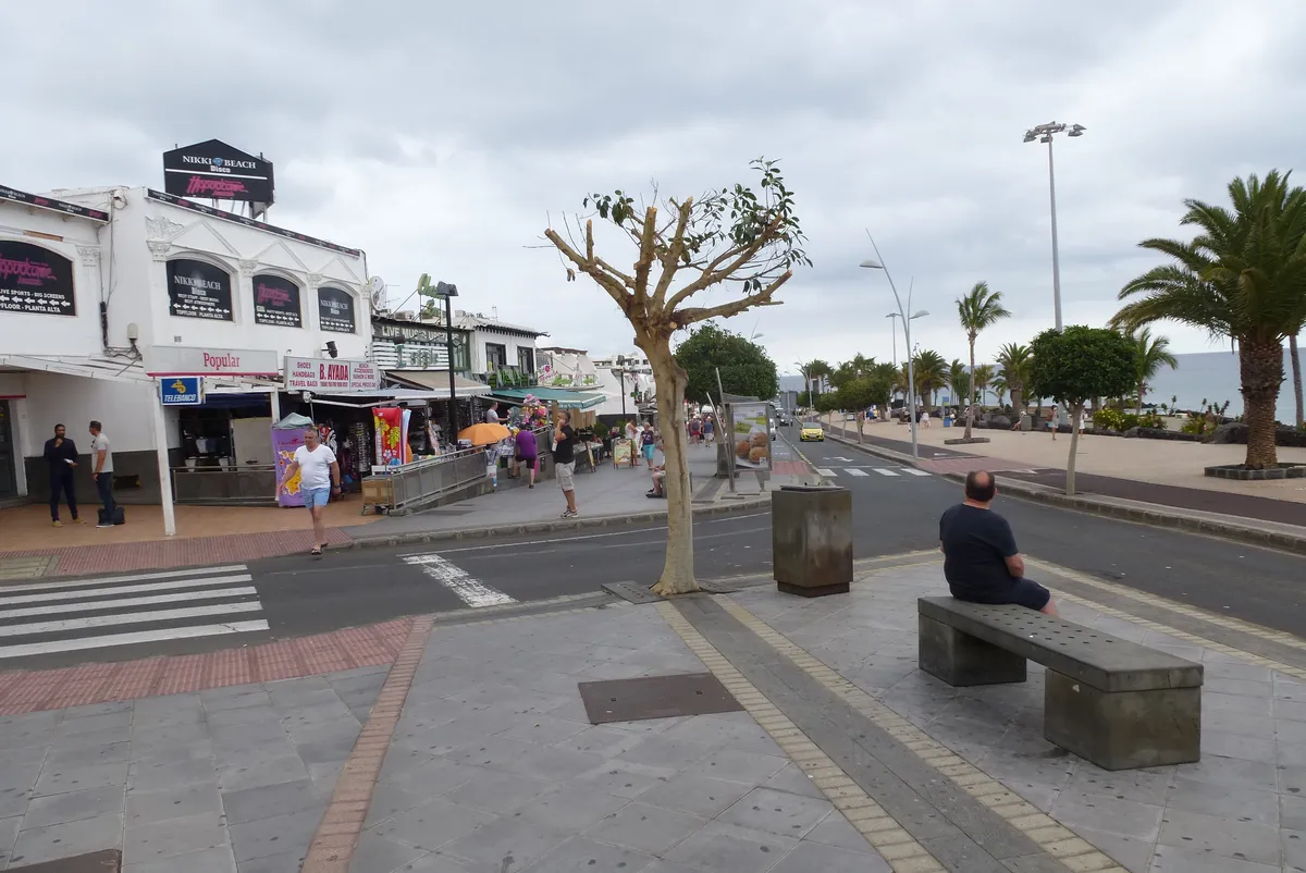 Los hoteles de Puerto del Carmen no encuentran vivienda para camareras de piso y cocineros y recurren al alojamiento propio