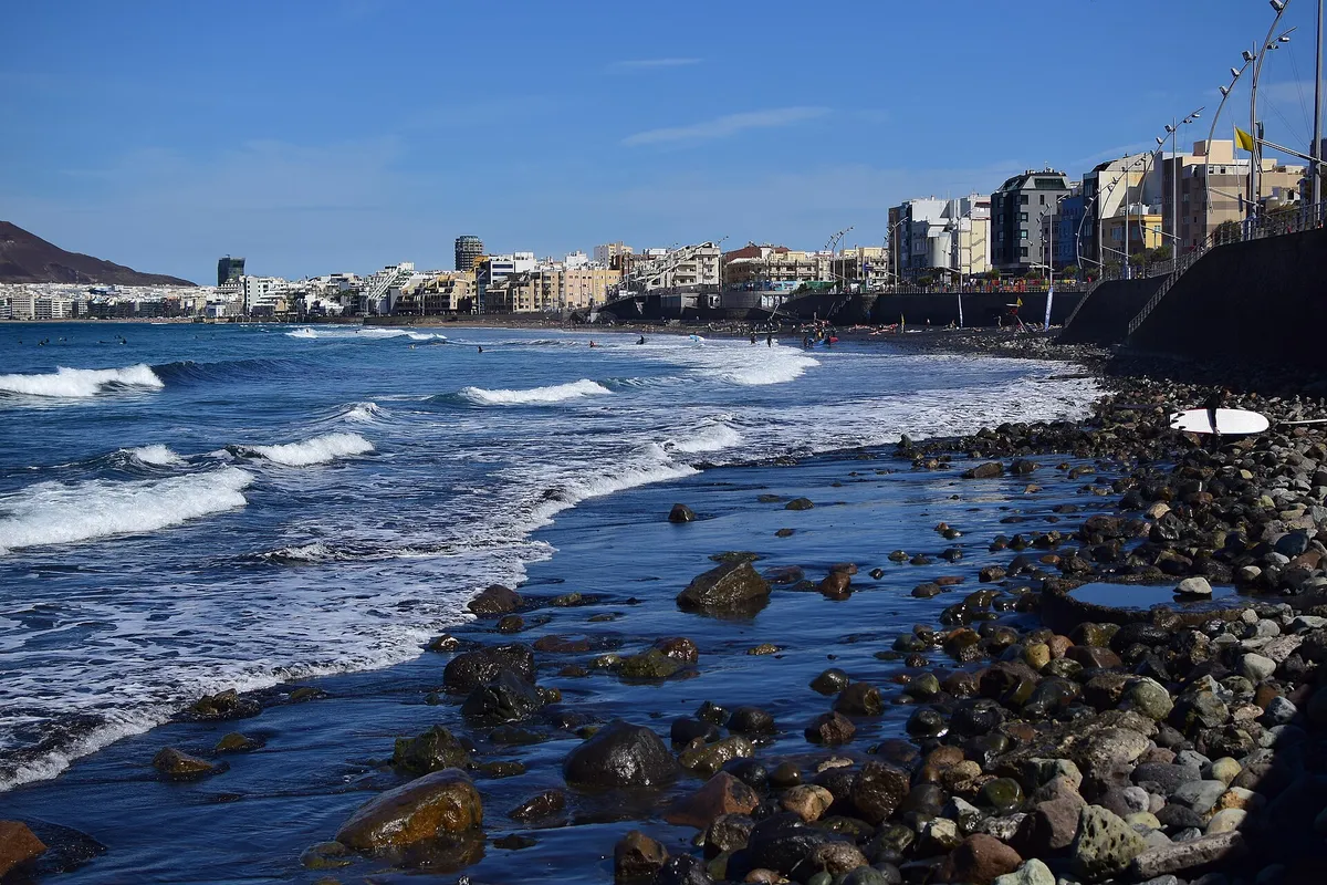 Canary Islands act on housing: rent aid for young people, a new plan and new rules