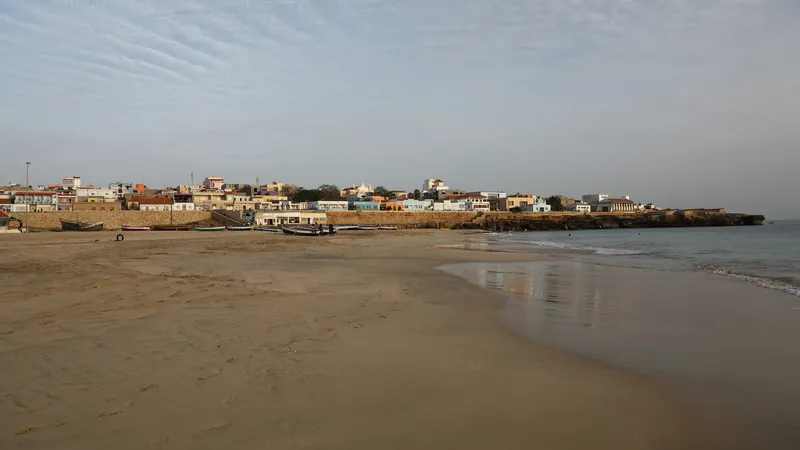 El mercado inmobiliario de Vila do Maio sigue casi paralizado pese al potencial turístico sin explotar de sus playas