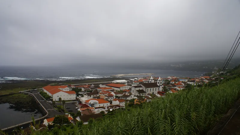 Compradores extranjeros pujan por las antiguas casas de armadores balleneros de Lajes do Pico