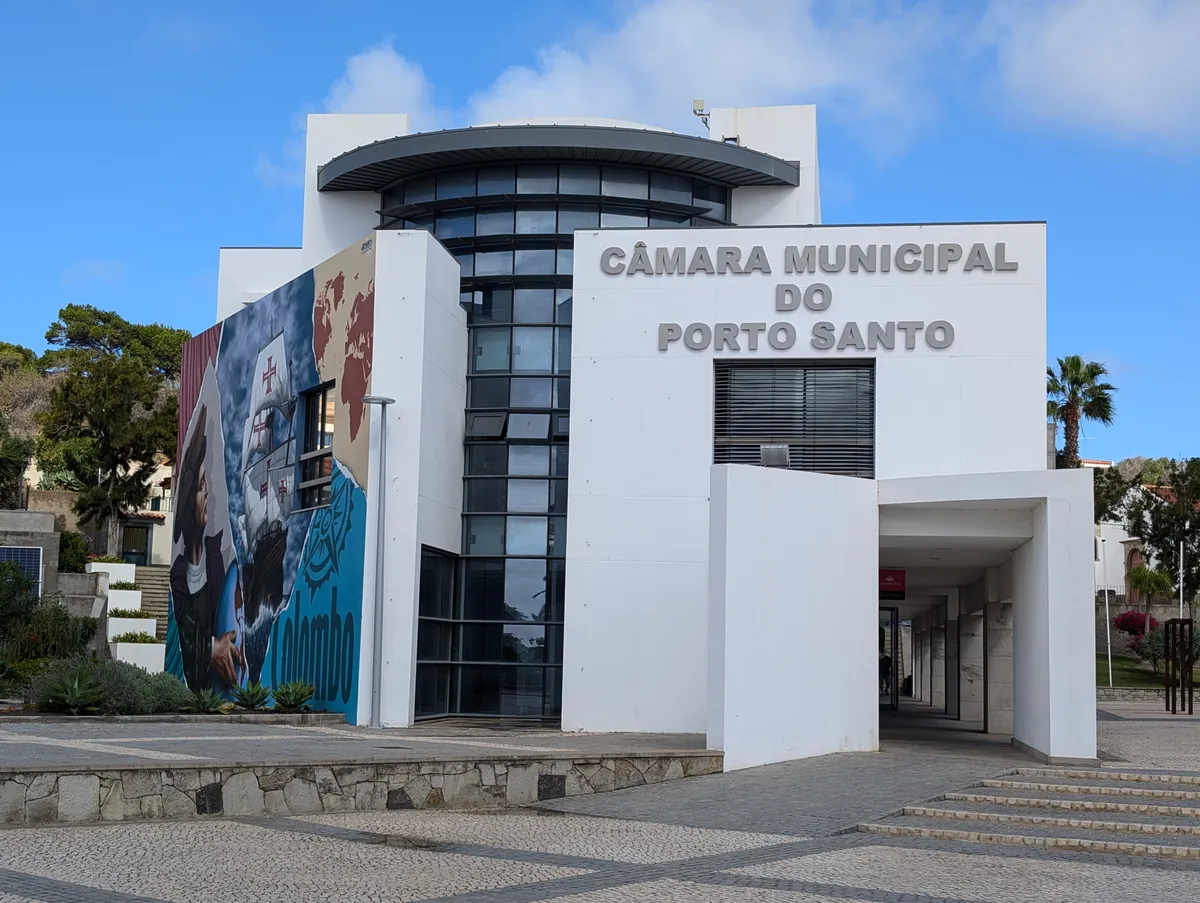 La Câmara Municipal de Porto Santo estudia nuevas fórmulas para frenar la falta de vivienda asequible