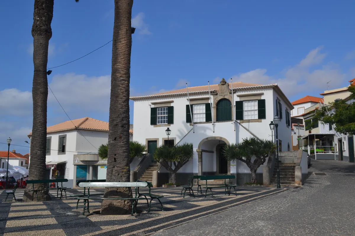 Porto Santo, la isla del "mar dorado", ve cómo las segundas residencias expulsan a sus vecinos del mercado