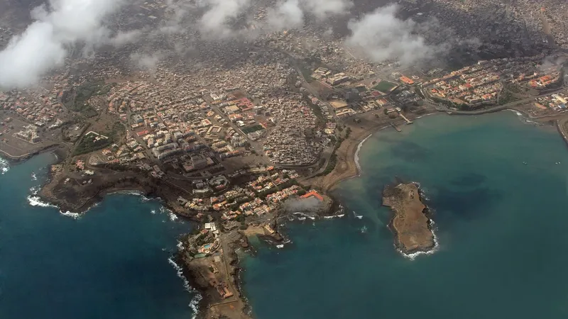 Vivienda en Cabo Verde en 2026: crédito bonificado, aval del Estado para jóvenes y mil casas sociales más