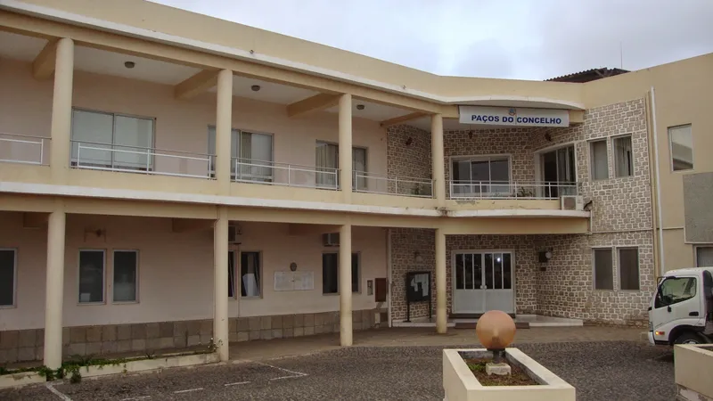 La Câmara Municipal do Sal lanza un lote de suelo público para vivienda social en Espargos