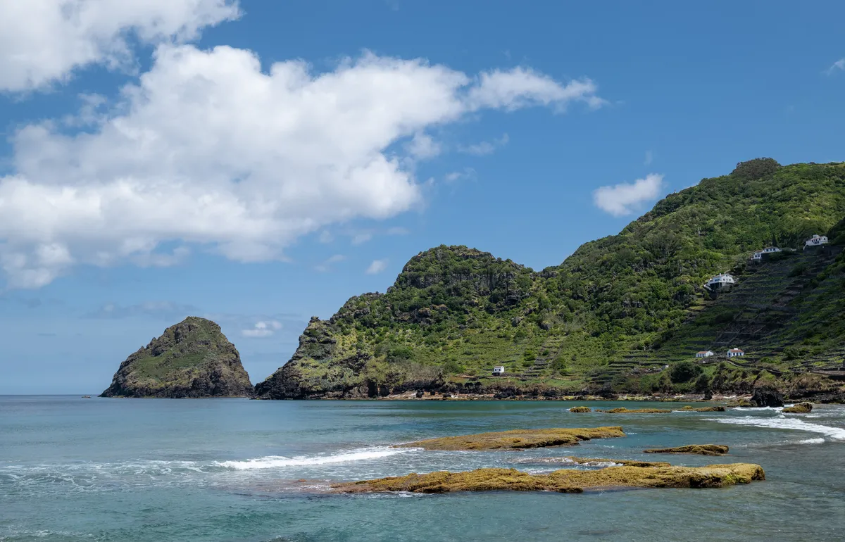 Compradores extranjeros ponen el ojo en São Lourenço, la bahía de arena dorada de Santa Maria