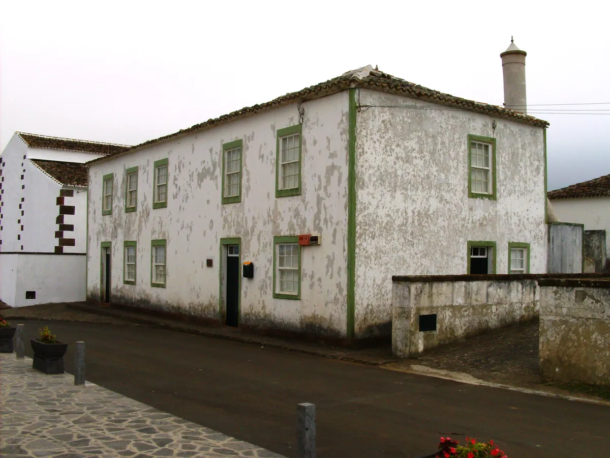 Santo Espírito revaloriza sus casas tradicionales con chimeneas de inspiración morisca