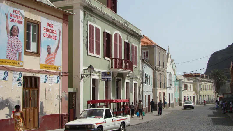 Miles de viviendas permanecen vacías en Santo Antão por la fuerte emigración histórica de la isla