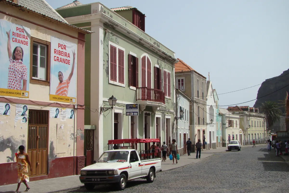 Miles de viviendas permanecen vacías en Santo Antão por la fuerte emigración histórica de la isla