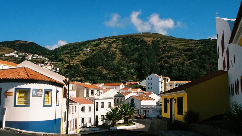 Los jóvenes de Velas renuncian a comprar su primera vivienda ante la escalada de precios en la capital de São Jorge