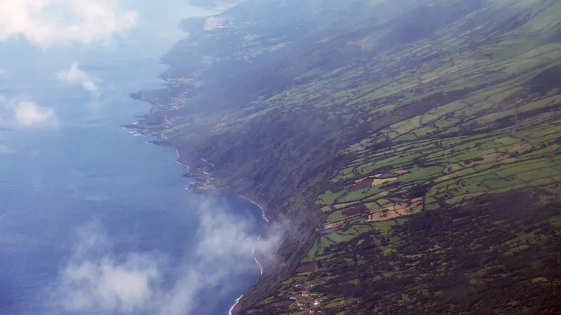 Ribeira Seca acumula viviendas cerradas de emigrantes mientras la isla busca inquilinos para sus casas vacías