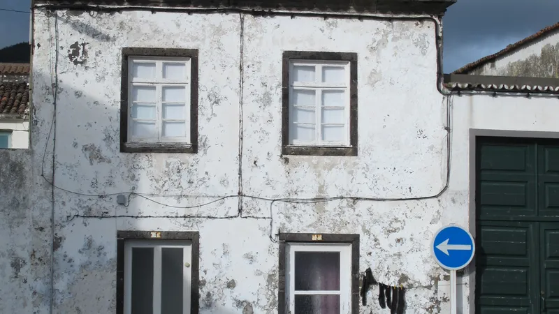 Vila Franca do Campo impulsa la rehabilitación de sus casas tradicionales frente al abandono