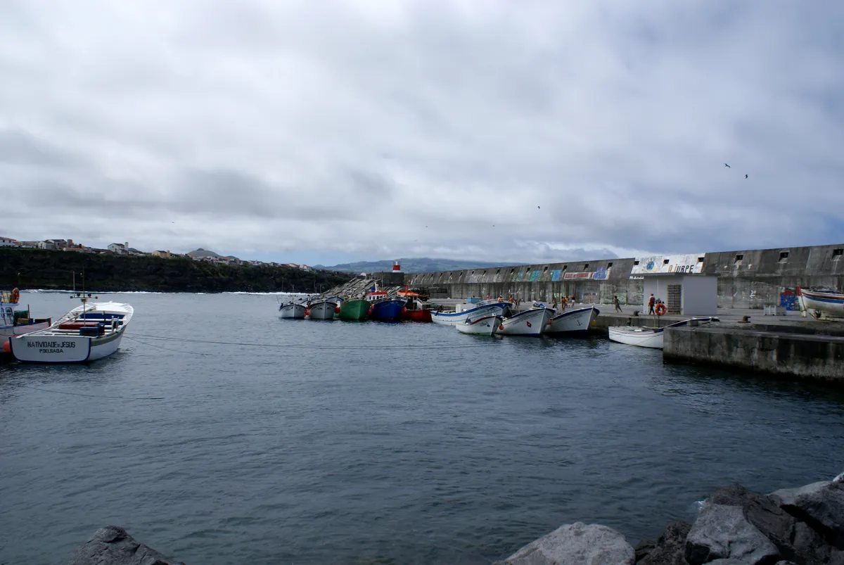 El auge del avistamiento de ballenas encarece la vivienda en la costa norte, entre Maia y Rabo de Peixe