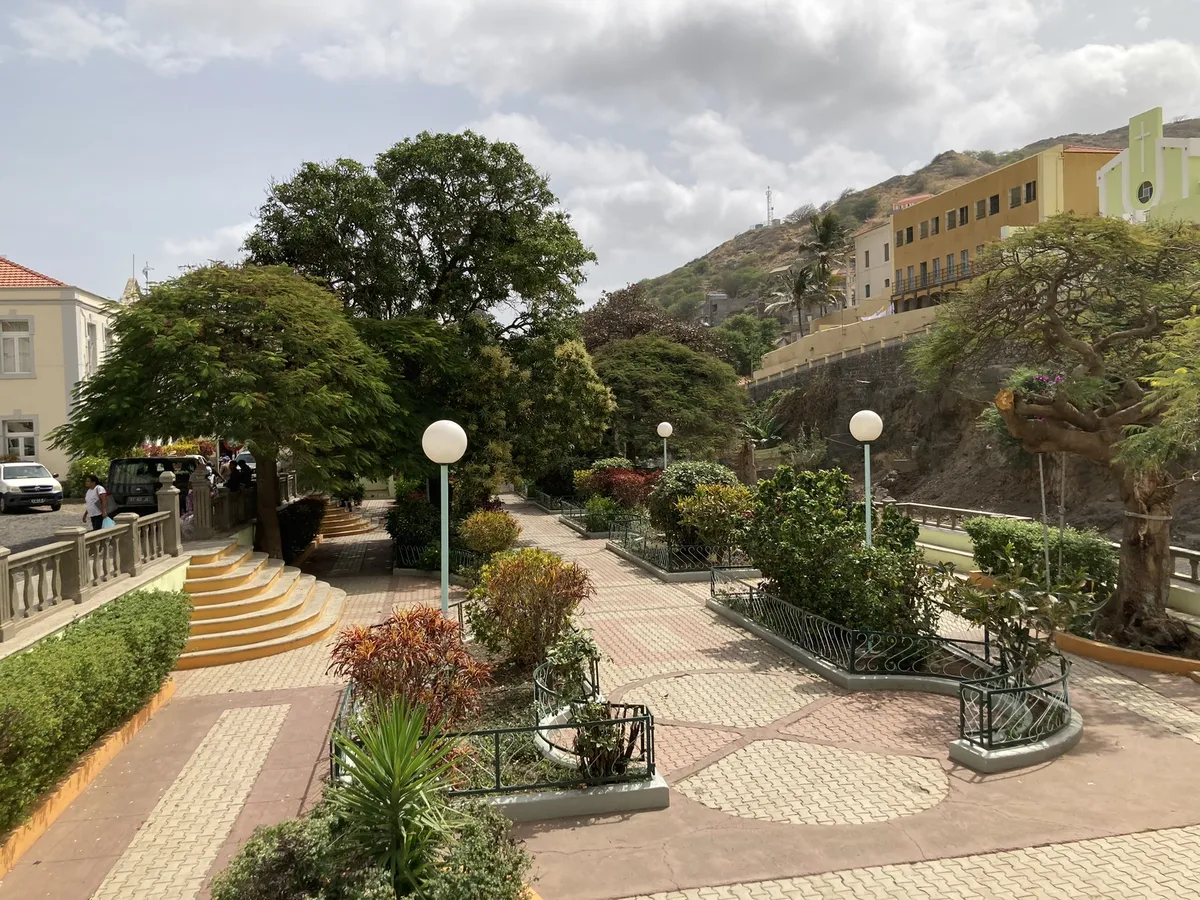 La Câmara Municipal de Ribeira Brava lanza un programa de suelo público para frenar la escalada de precios
