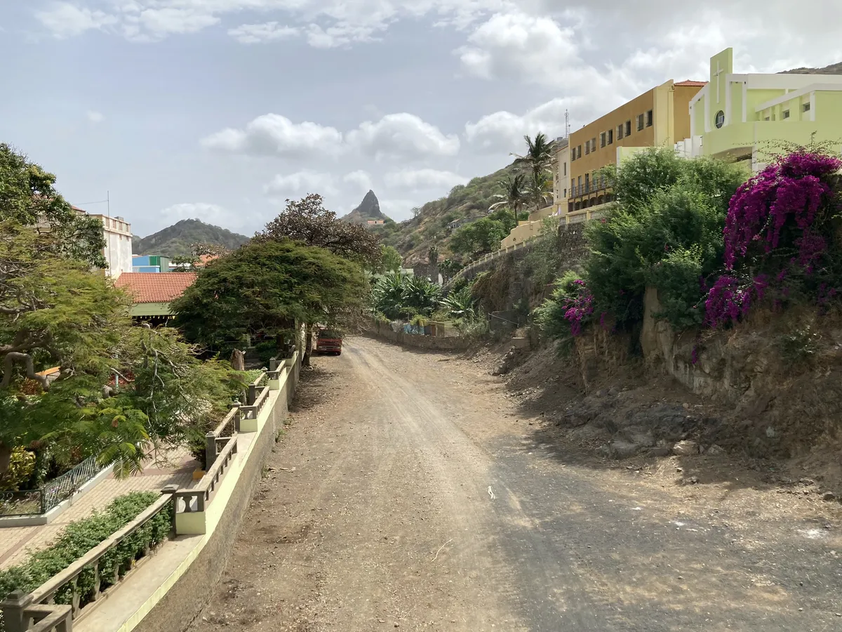 Las restricciones del parque natural de Monte Gordo limitan la construcción en el interior de São Nicolau