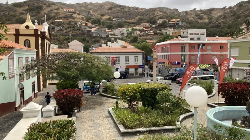 Ribeira Brava mantiene precios estables mientras la emigración marca el pulso del mercado