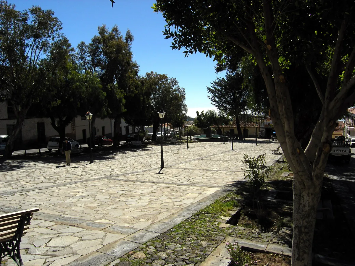 Vilaflor, el municipio más alto de España, resiste al margen del boom inmobiliario de la costa tinerfeña