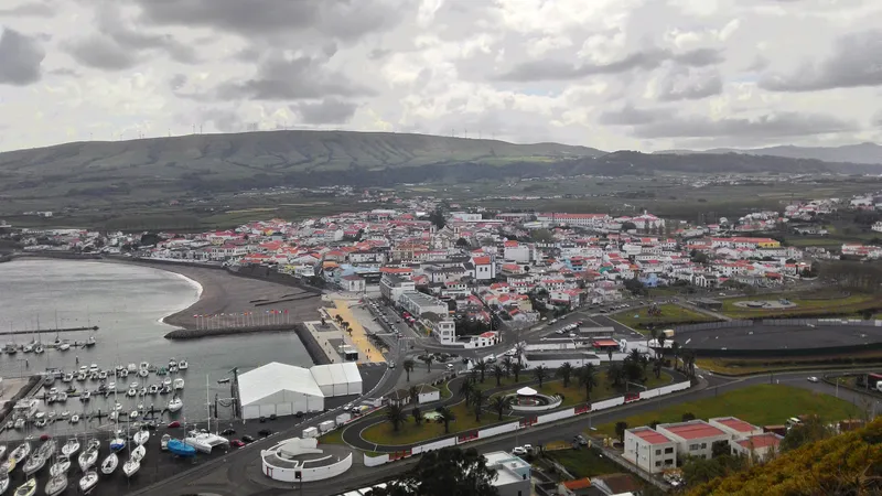 Los jóvenes de Praia da Vitória renuncian a comprar su primera casa por el encarecimiento de la vivienda