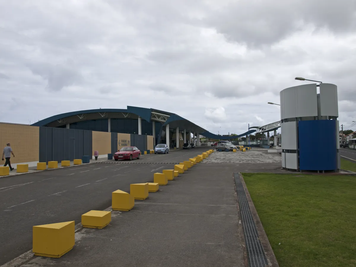 El repunte de la actividad aérea en Lajes reactiva la demanda de vivienda en Praia da Vitória